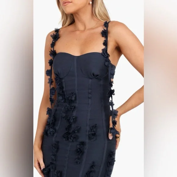 Petal & Pup Posedly Rosette Mermaid Midi Dress - Picture 3 of 16